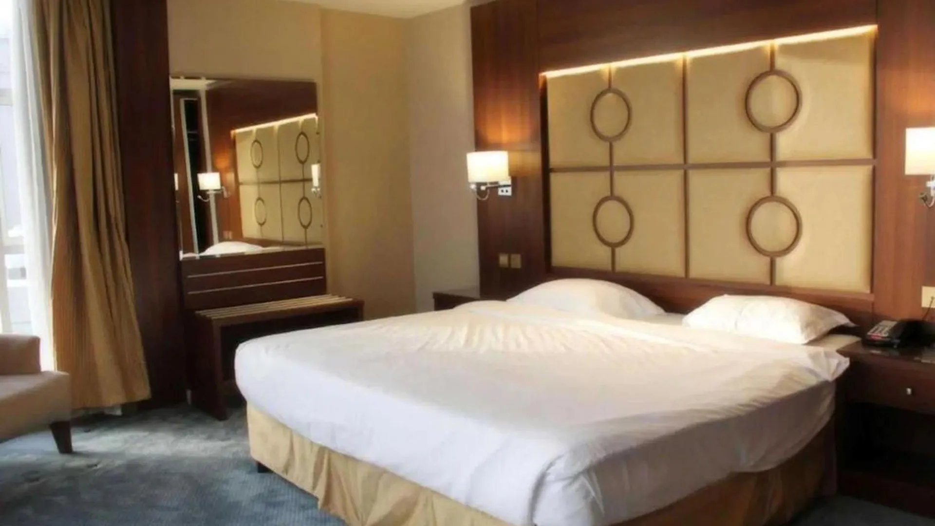 Belvilla Alhamra Vivid Plaza Hotel Джедда 4*,  Саудовская Аравия