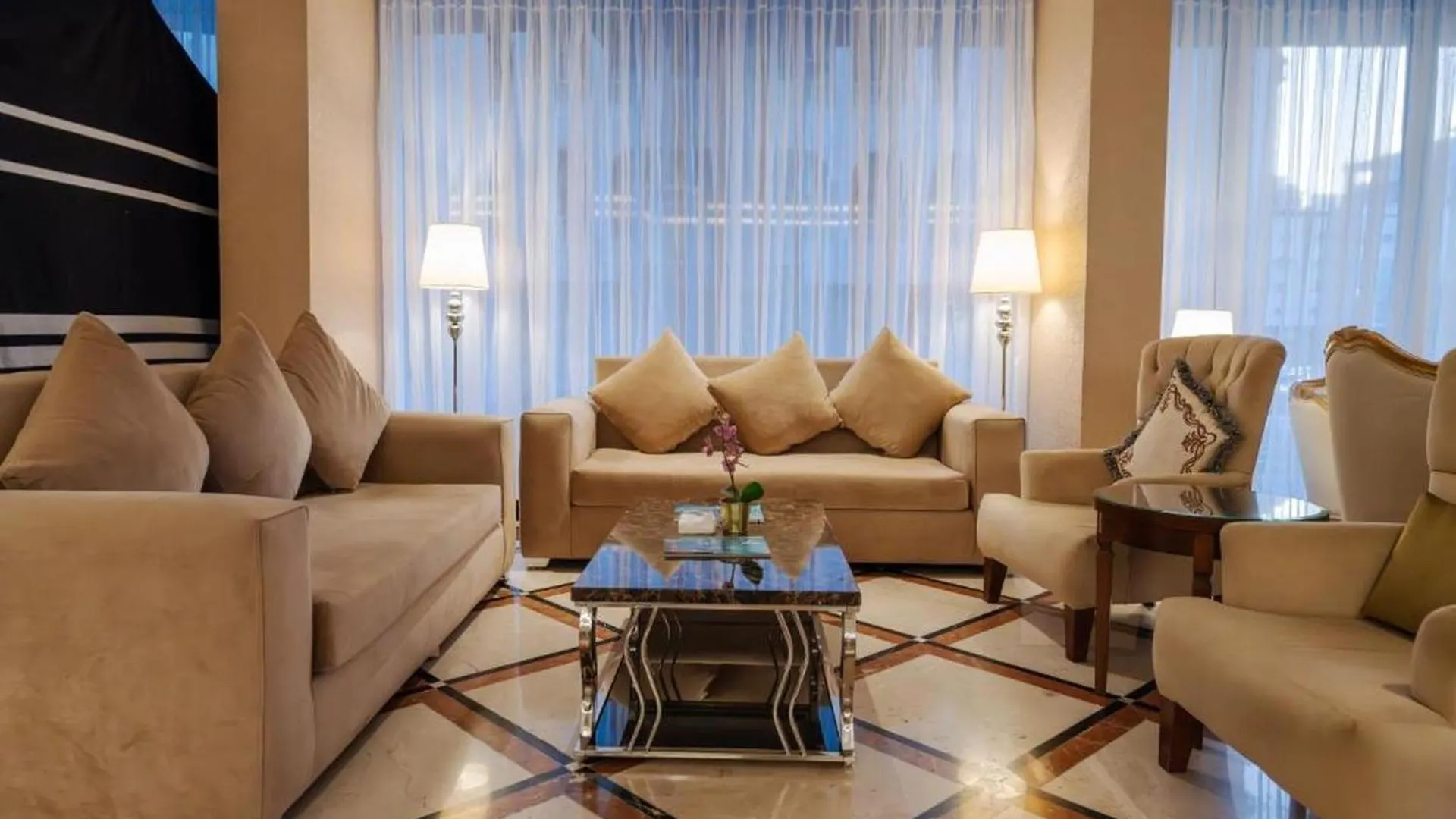 Belvilla Alhamra Vivid Plaza Hotel Джедда 4*,  Саудовская Аравия